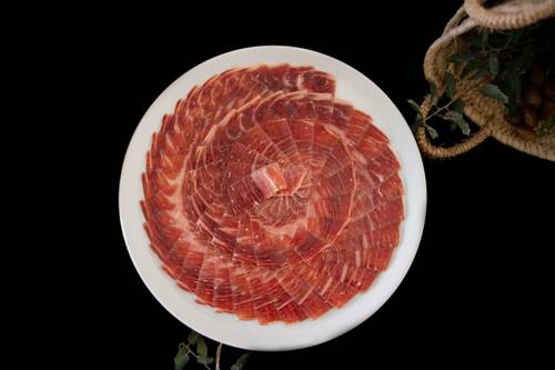 Jamón ibérico de bellota cortado a mano