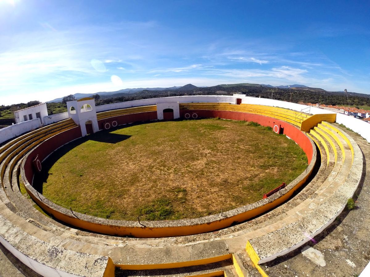 Plaza de toros de El Real de la Jara